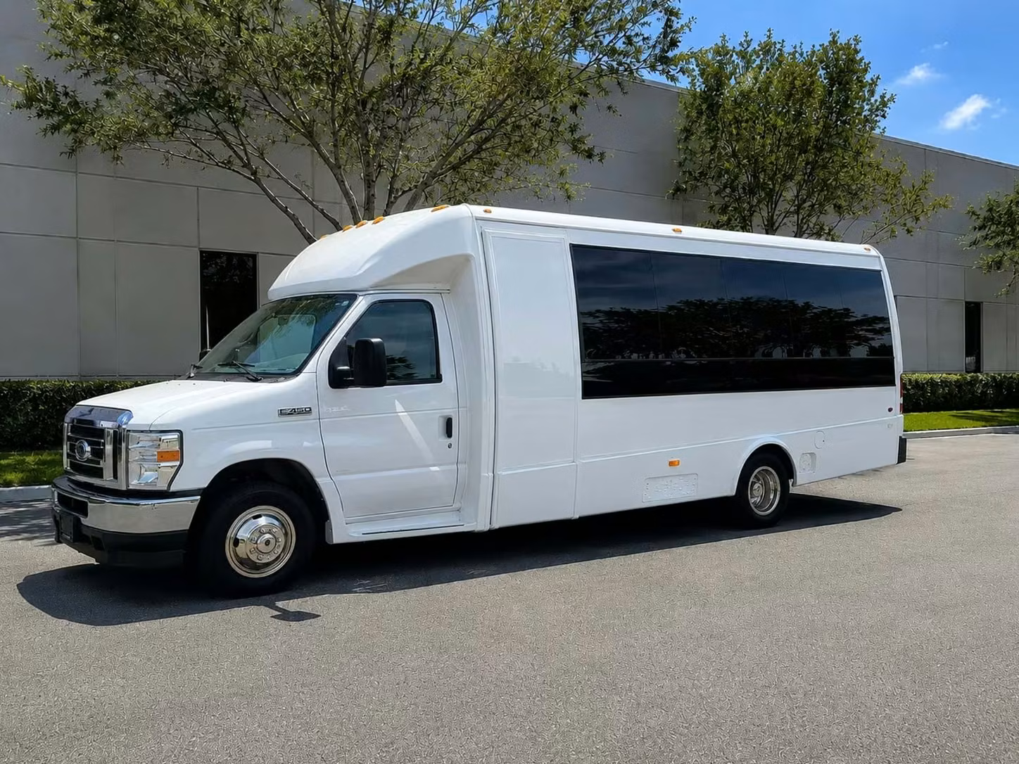 pooler 15 passenger minibus rental