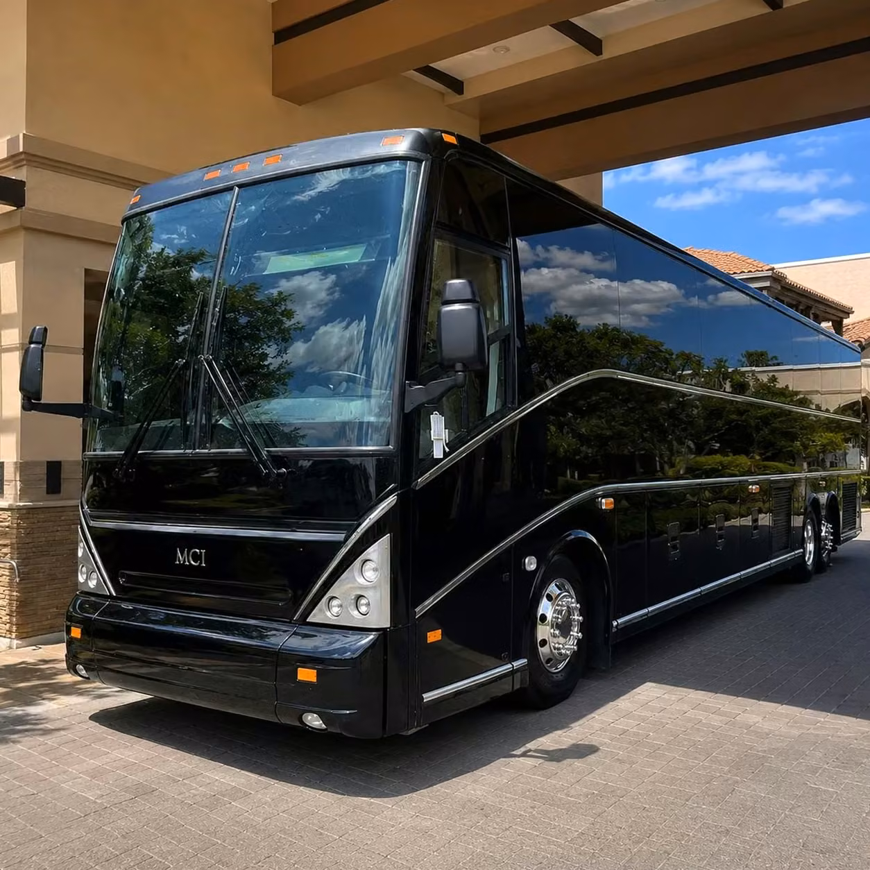 pooler 15 to 50 passenger party buses minibuses and charter buses in pooler