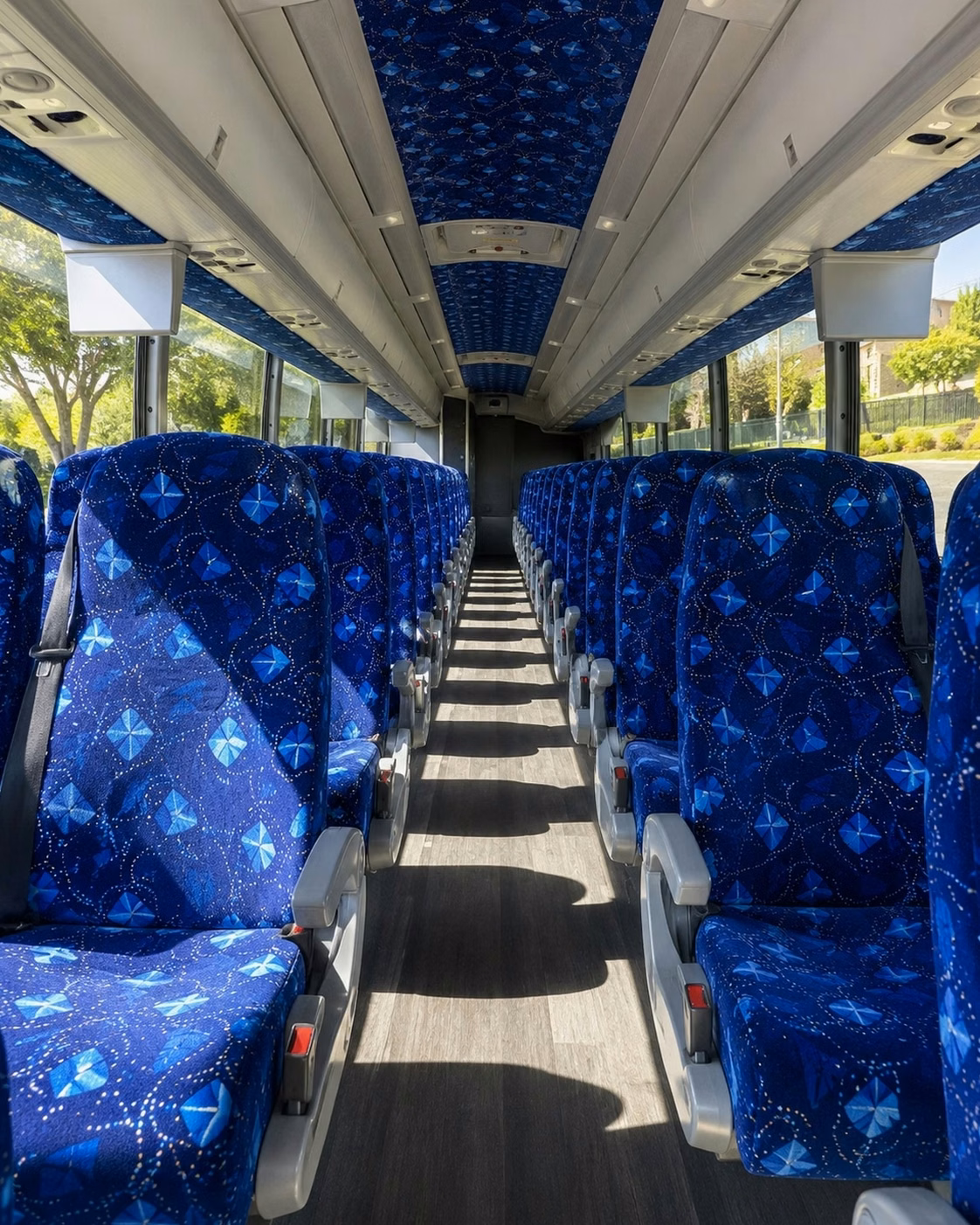 pooler 15 to 50 passenger prom party buses and sprinter limos in pooler