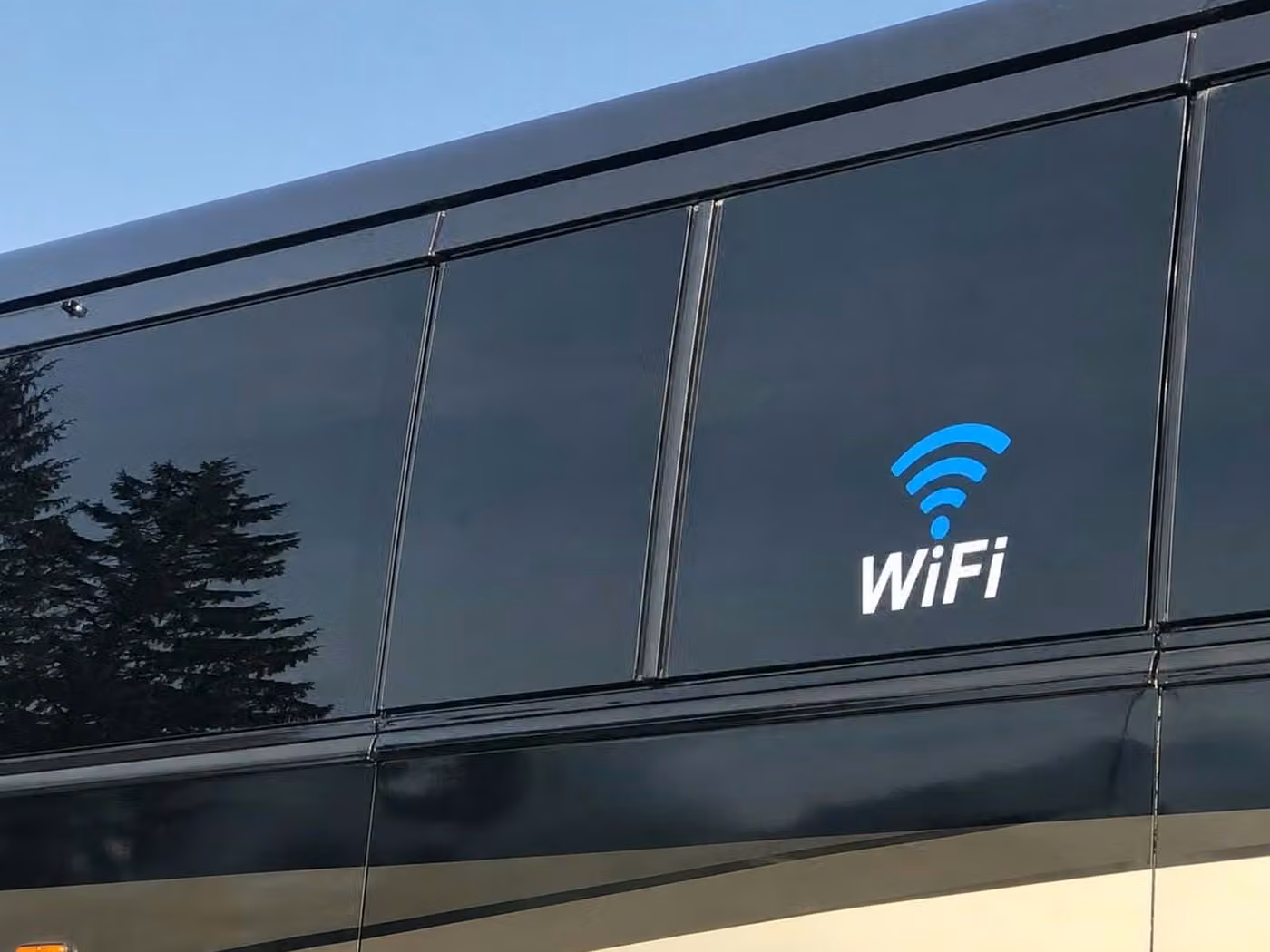 pooler 20 passenger minibus wifi