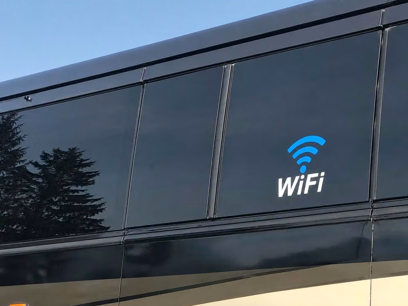 pooler 30 passenger minibus wifi