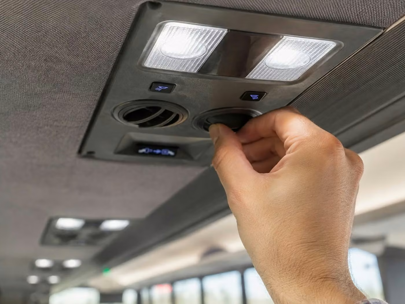 pooler 56 passenger charter bus air conditioning