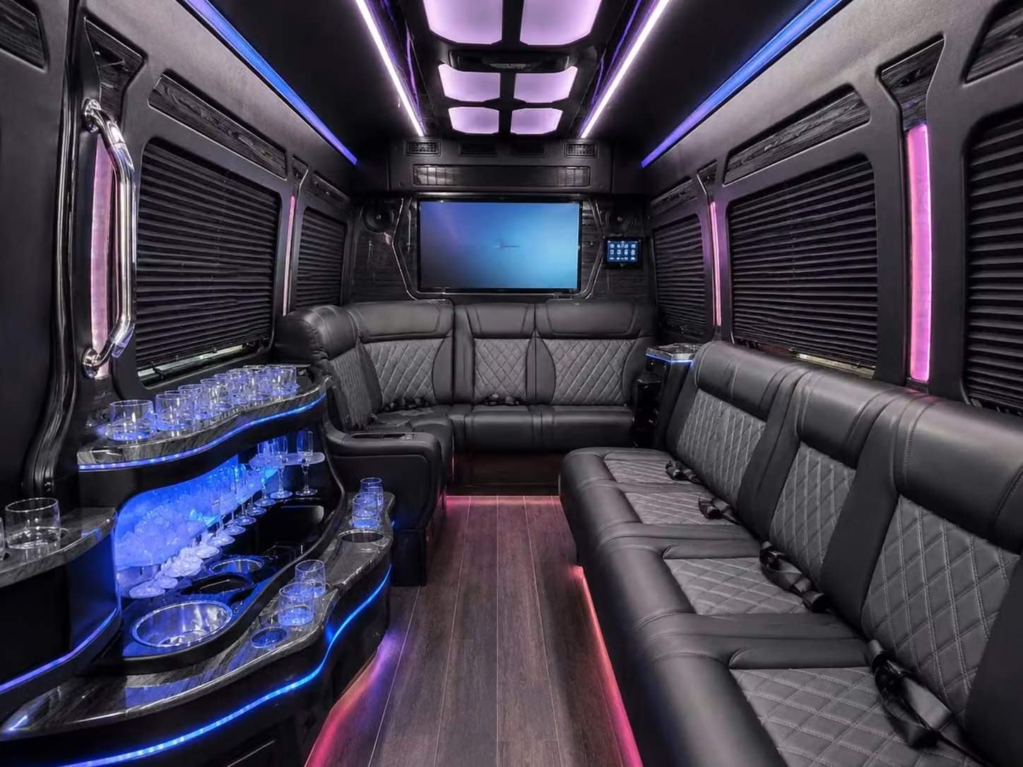 pooler multi bus fleets for large pooler rosters and athletic departments